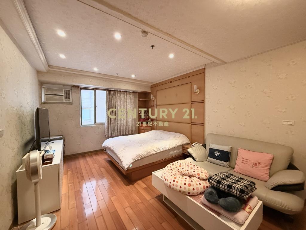 獨家專任中壢海華商圈核心-美四房