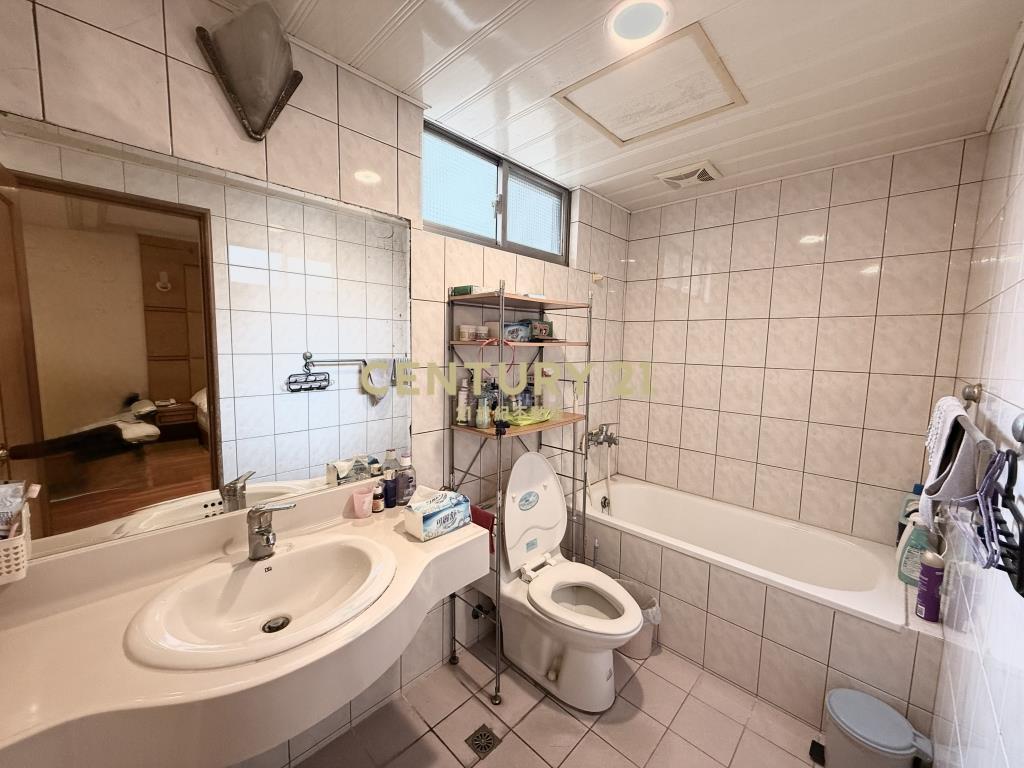 獨家專任中壢海華商圈核心-美四房