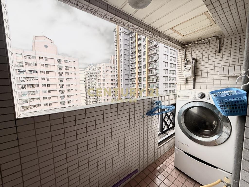 獨家專任中壢海華商圈核心-美四房