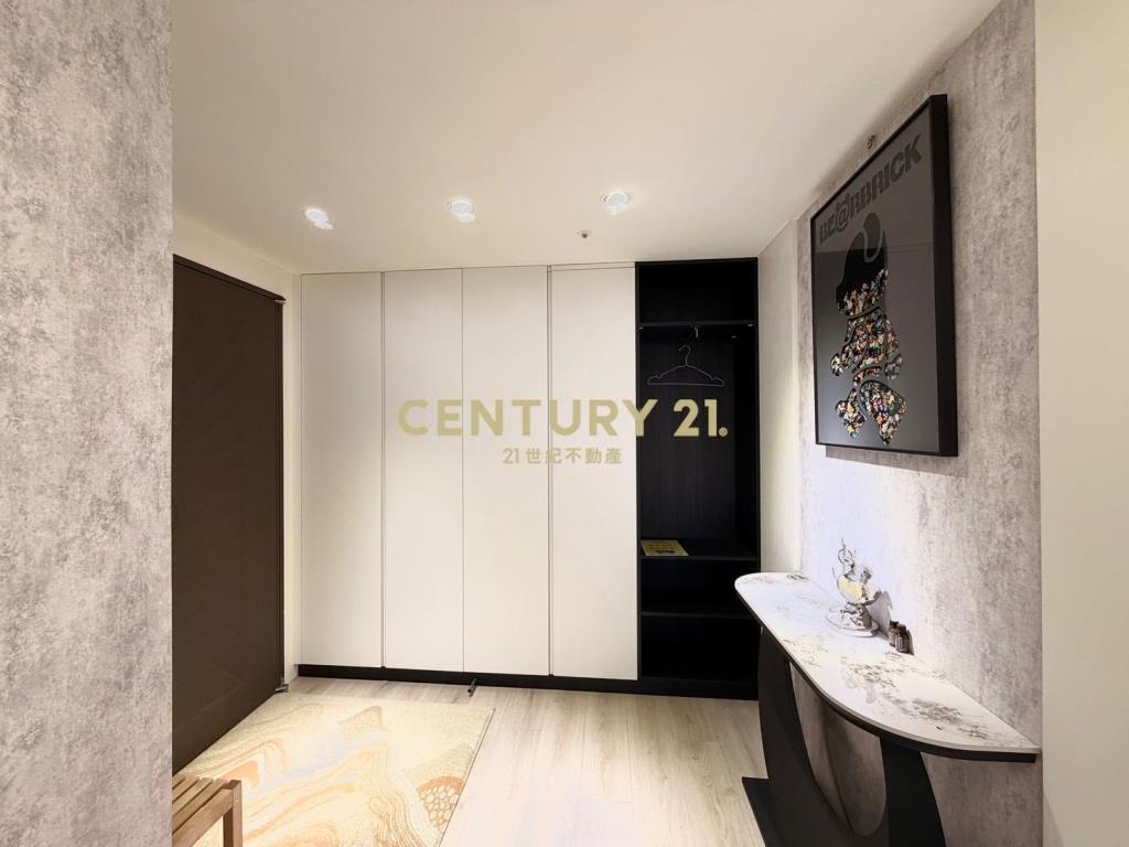 A18青埔高鐵捷運偉築新豐洲3+1房含車