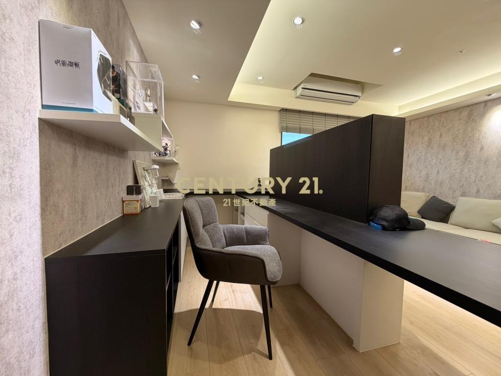 A18青埔高鐵捷運偉築新豐洲3+1房含車