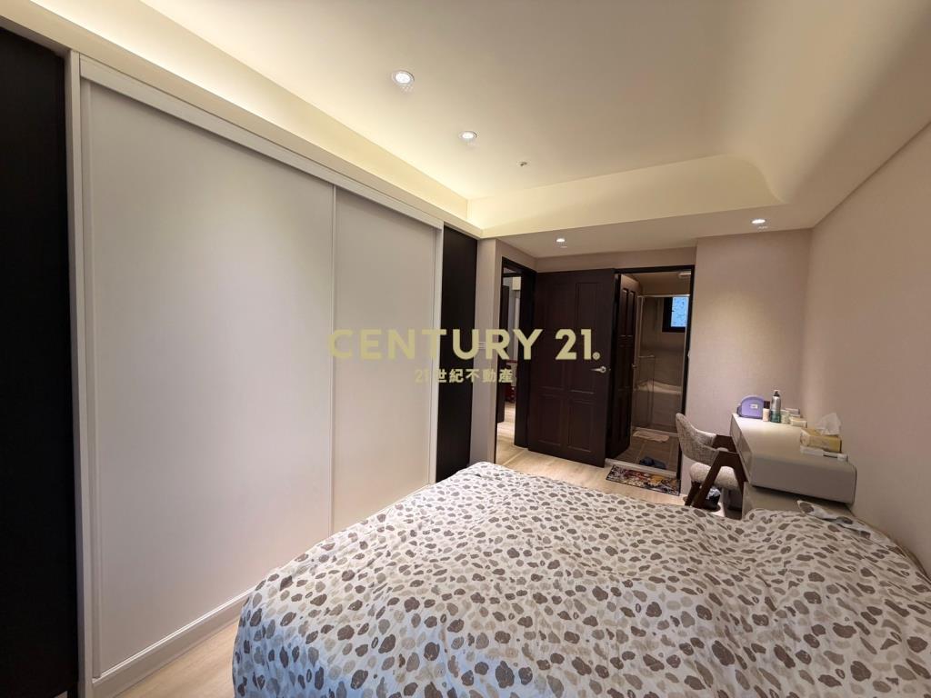 A18青埔高鐵捷運偉築新豐洲3+1房含車