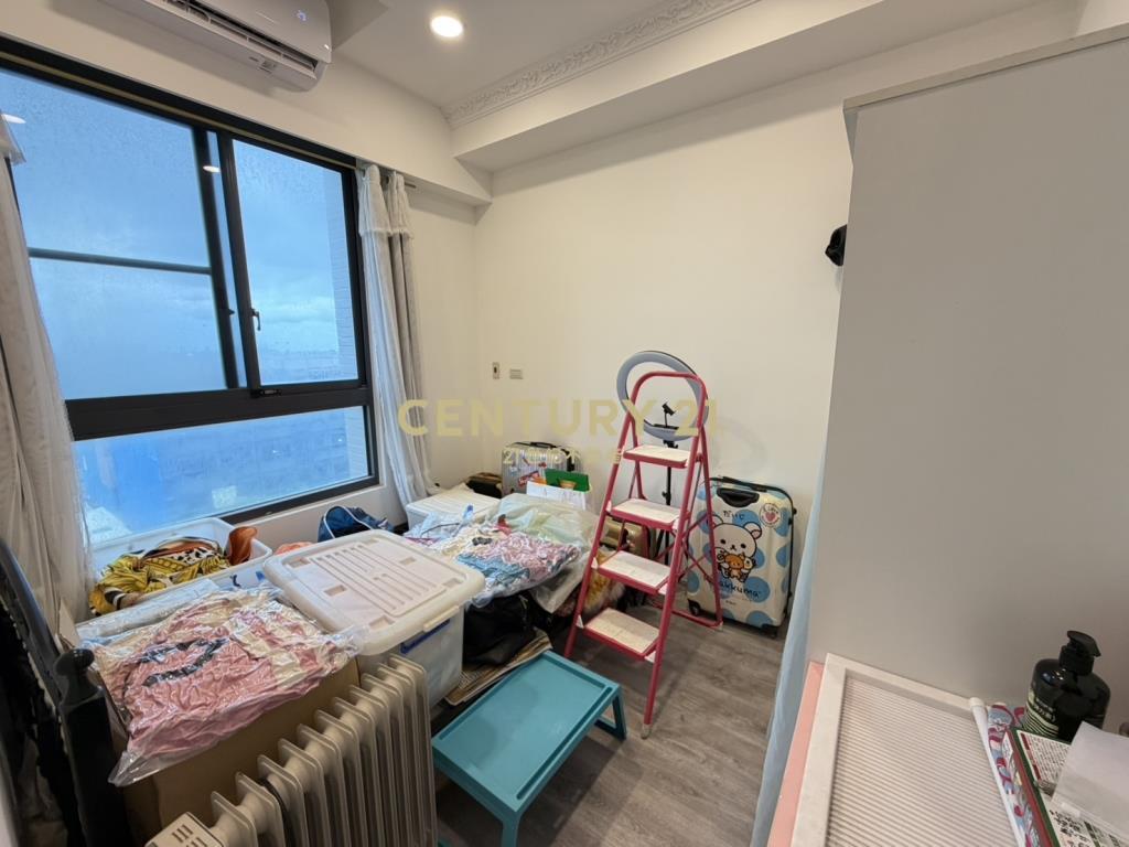 青埔置地廣場曜見築2+1房車