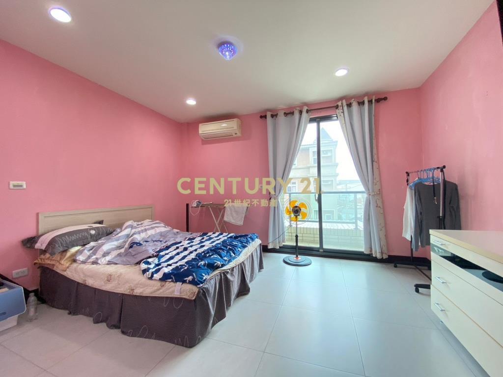 頭洲國小透天四房前院停車