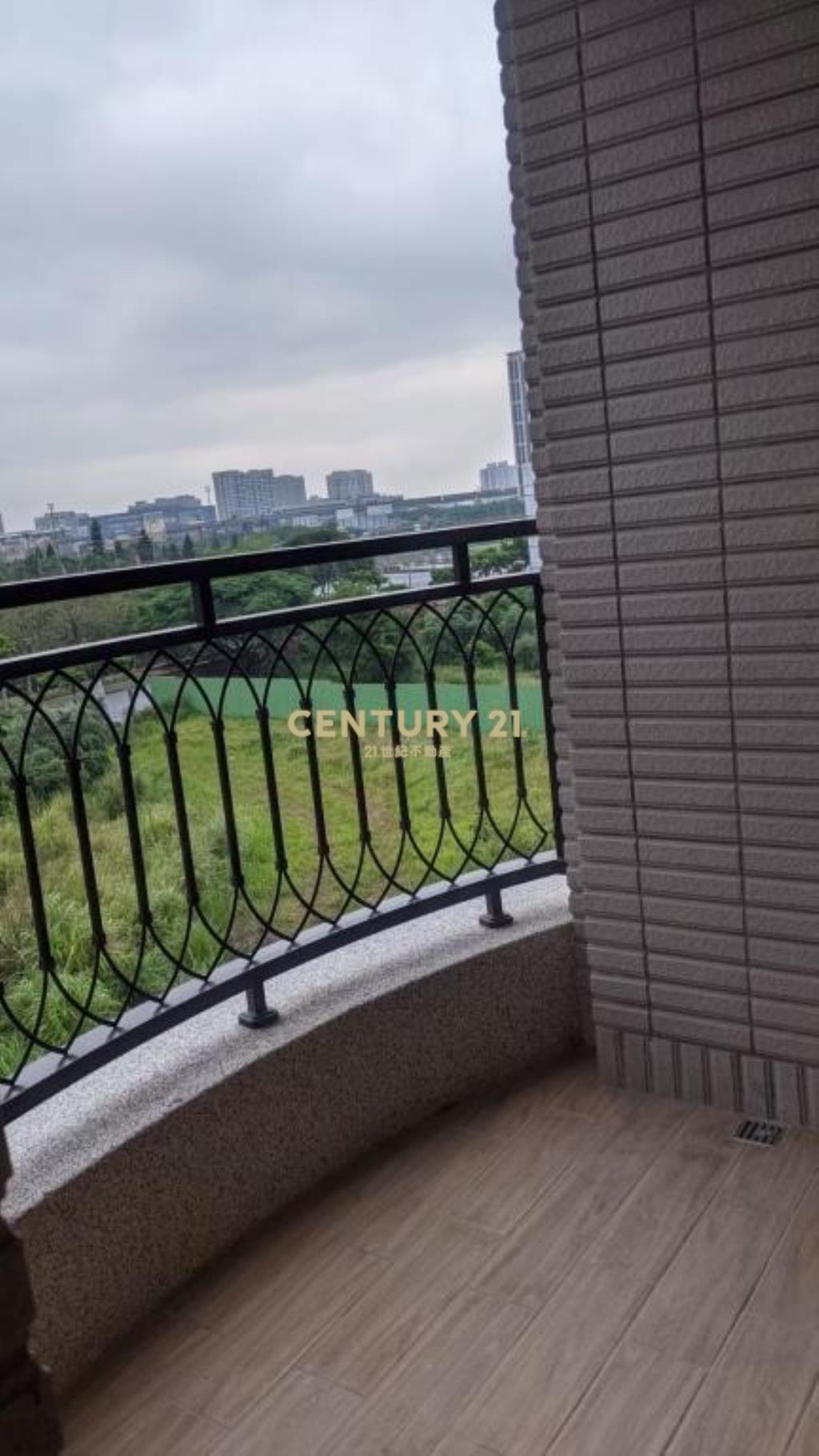 青埔A19青埔國中旁鼎藏文星兩房車