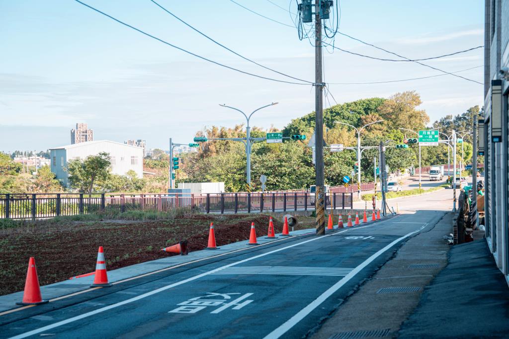 山東國小農地 140米大面寬 雙面臨路