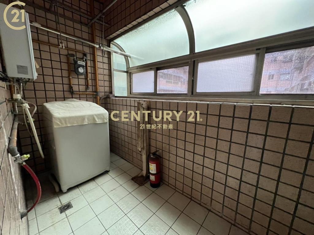 士校大池旁三房