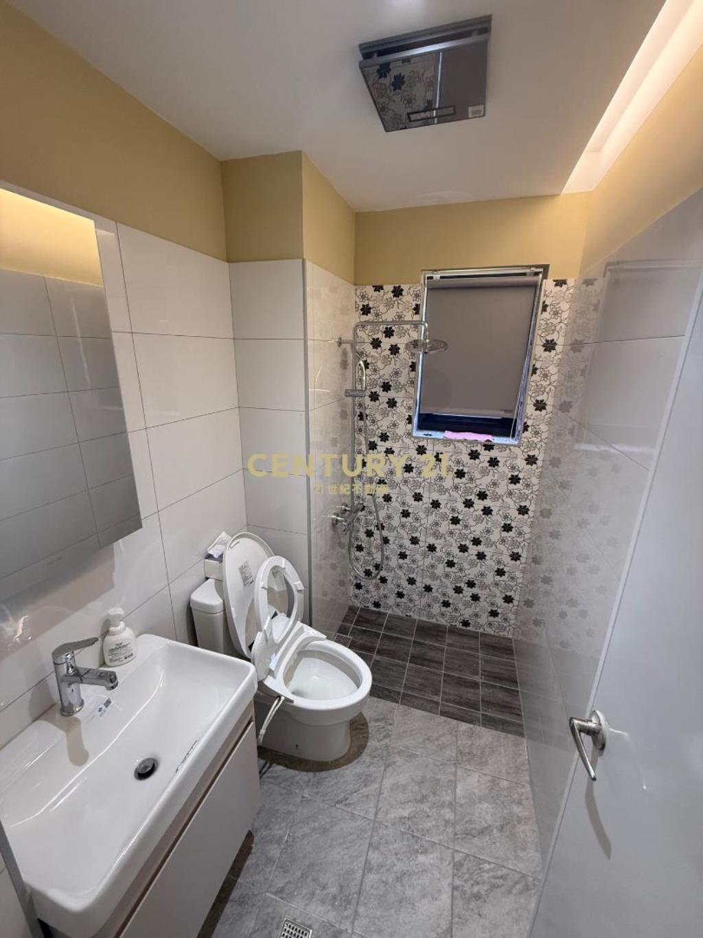 苗栗高鐵旁雙面臨路店面