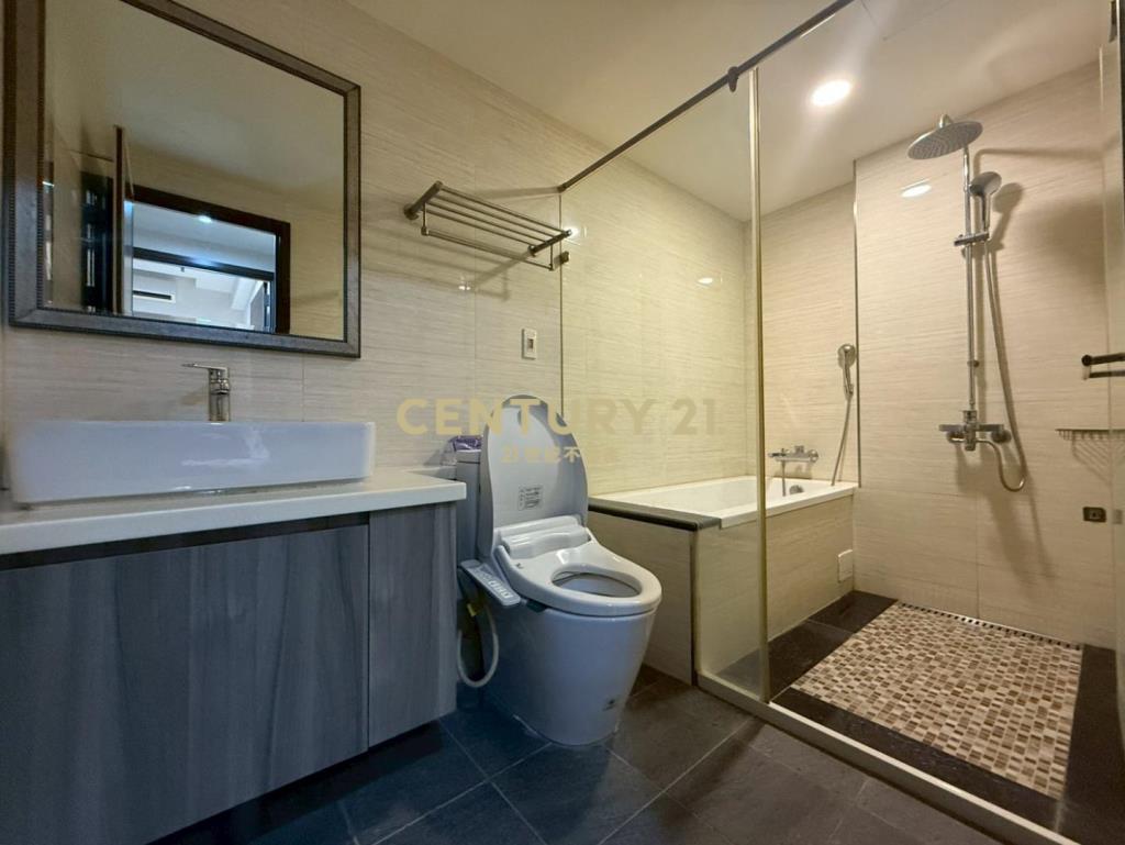 八德G01捷運第一排邊間美裝大空間2房車