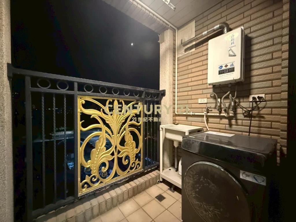 八德G01捷運第一排邊間美裝大空間2房車