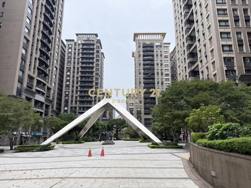 【租 】林口遠雄未來市/店面3