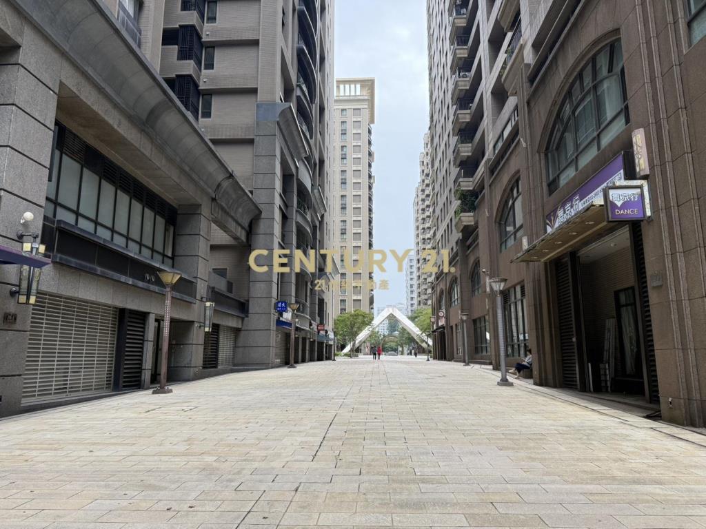 【租 】林口遠雄U未來/店面2