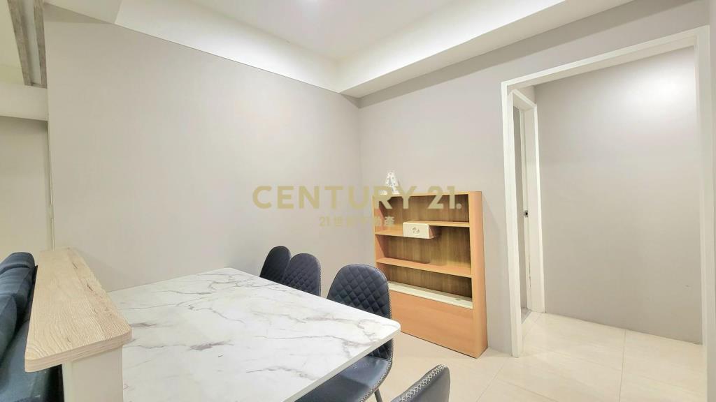 名峰花都優質四房車