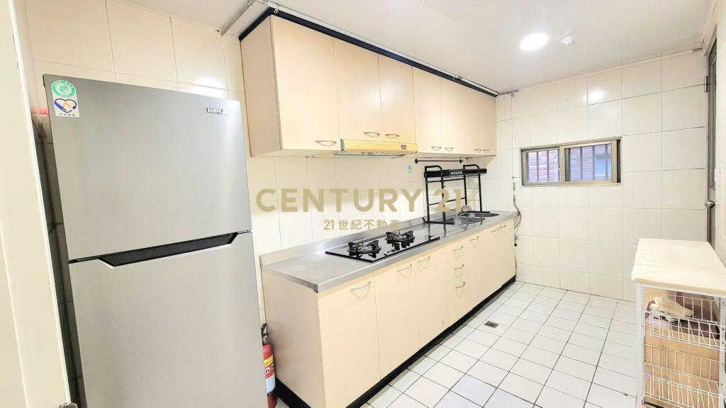 名峰花都優質四房車