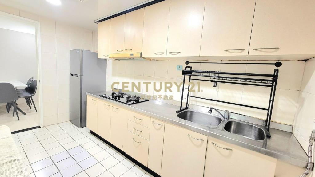 名峰花都優質四房車