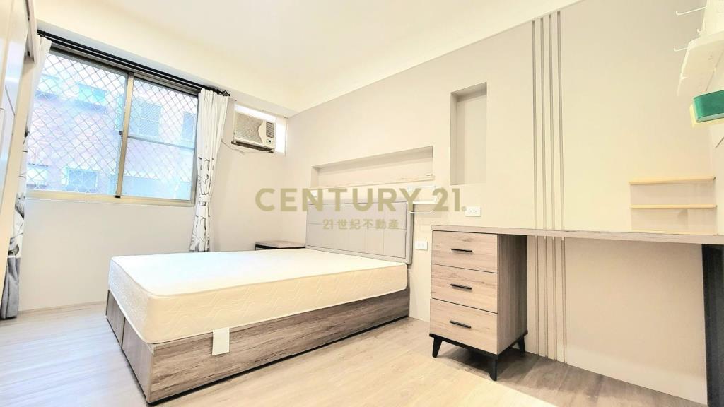 名峰花都優質四房車