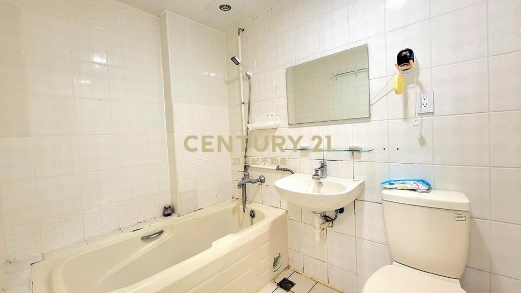 名峰花都優質四房車