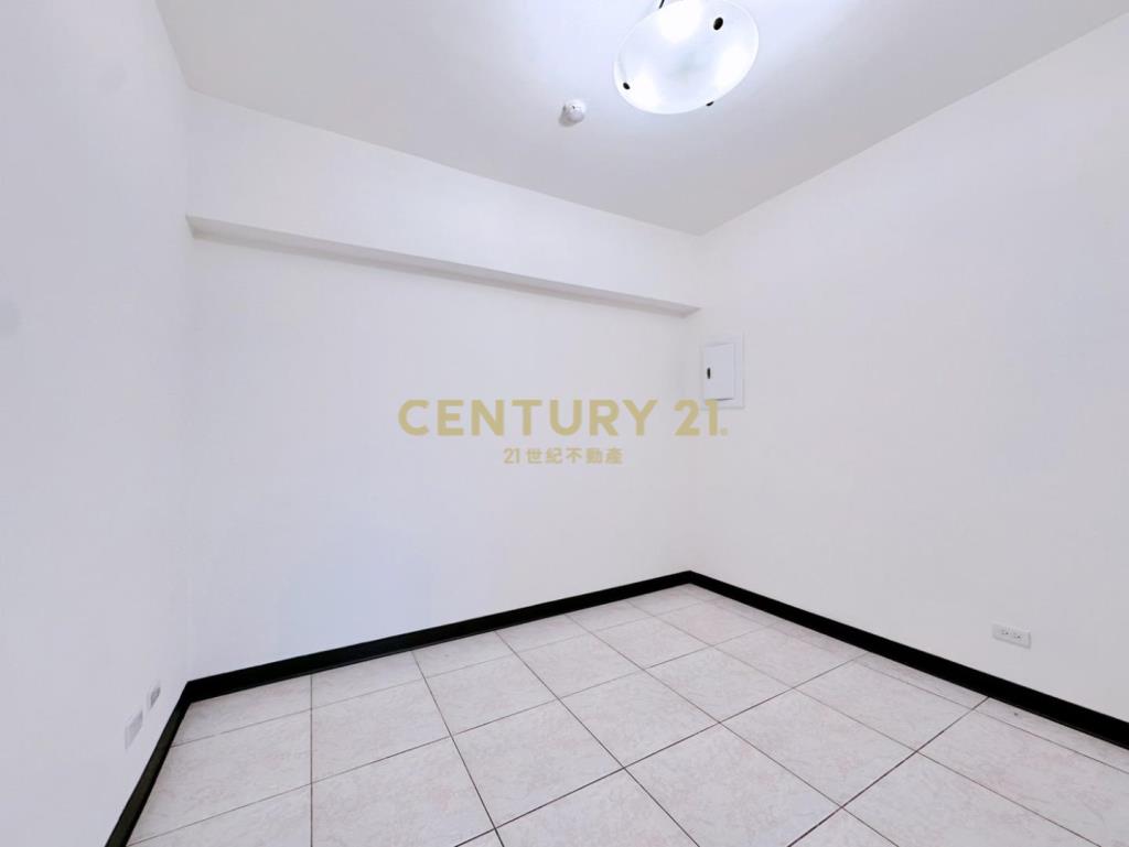 龜山【千禧新城2期】3+1房，車位登記排