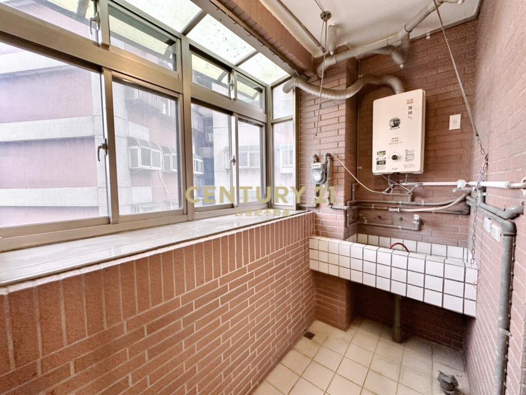 龜山【千禧新城2期】3+1房，車位登記排