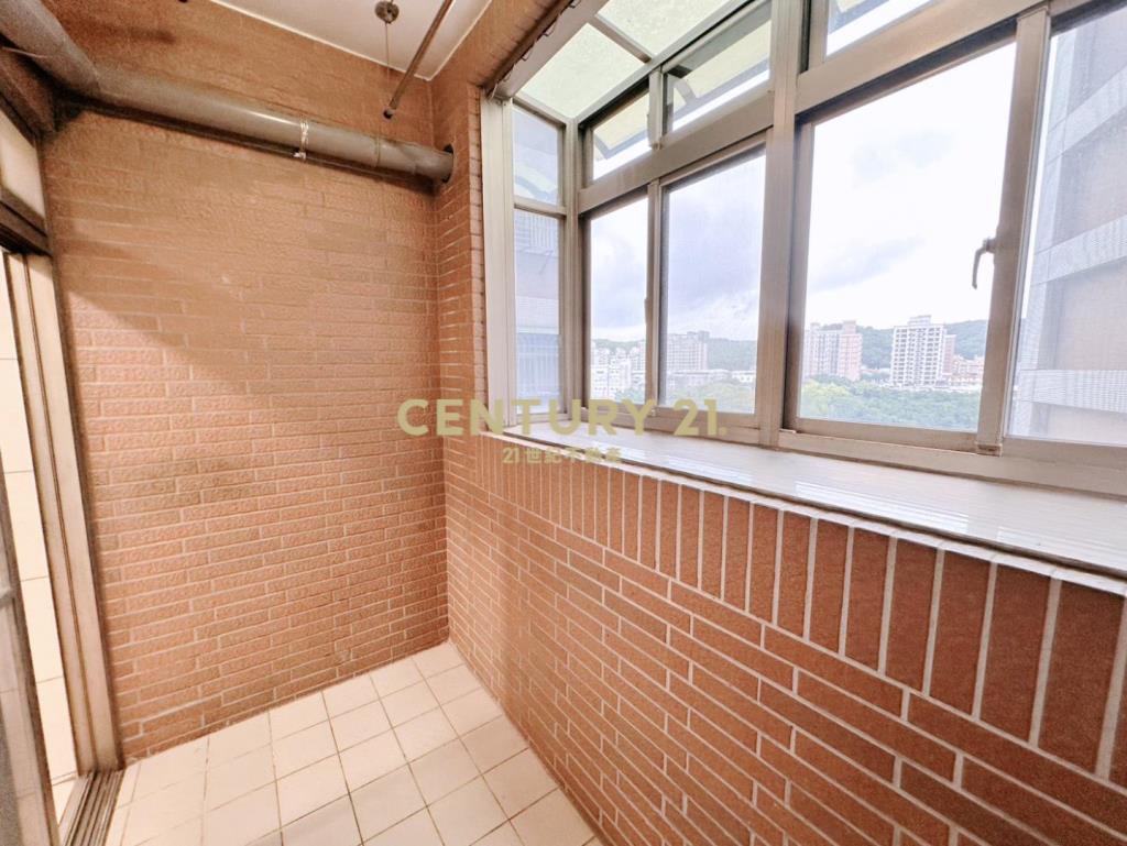 龜山【千禧新城2期】3+1房，車位登記排