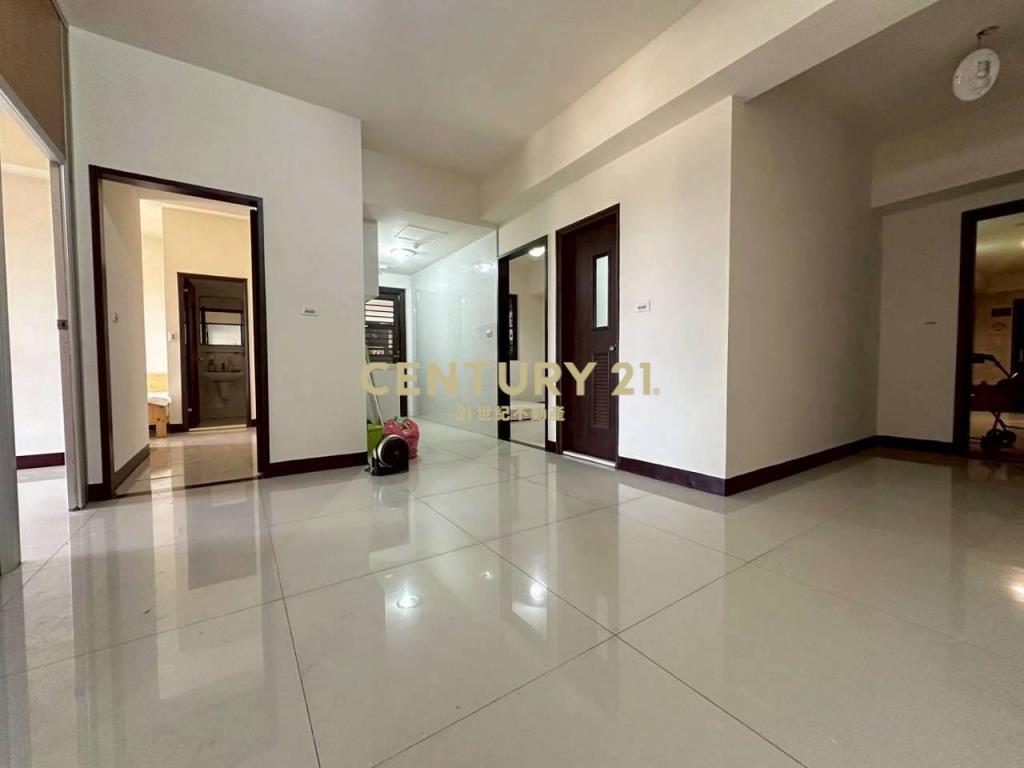 【平鎮】幸福公園景觀戶3+1房平面車位