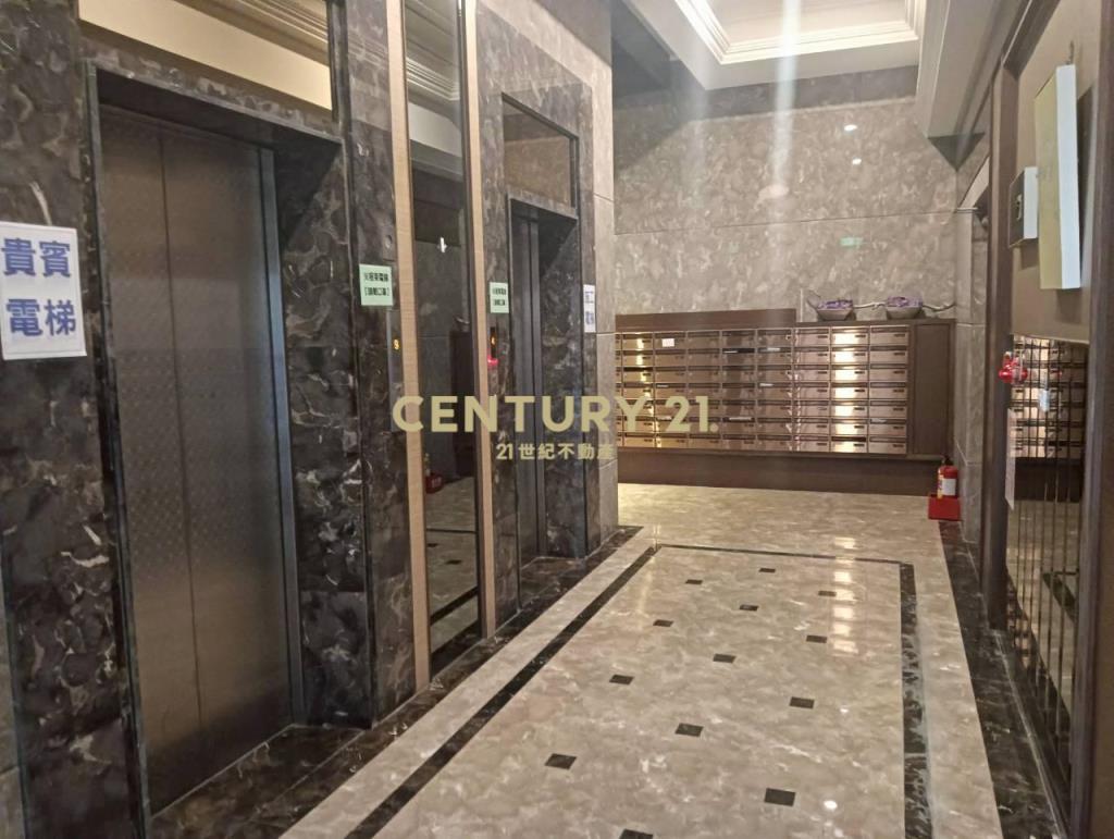 【平鎮】幸福公園景觀戶3+1房平面車位