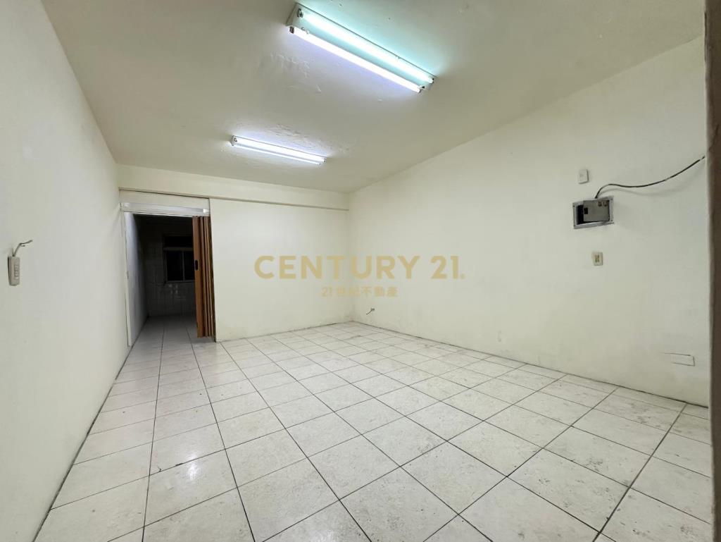 觀音工業區｜低總價前院車庫停車透天