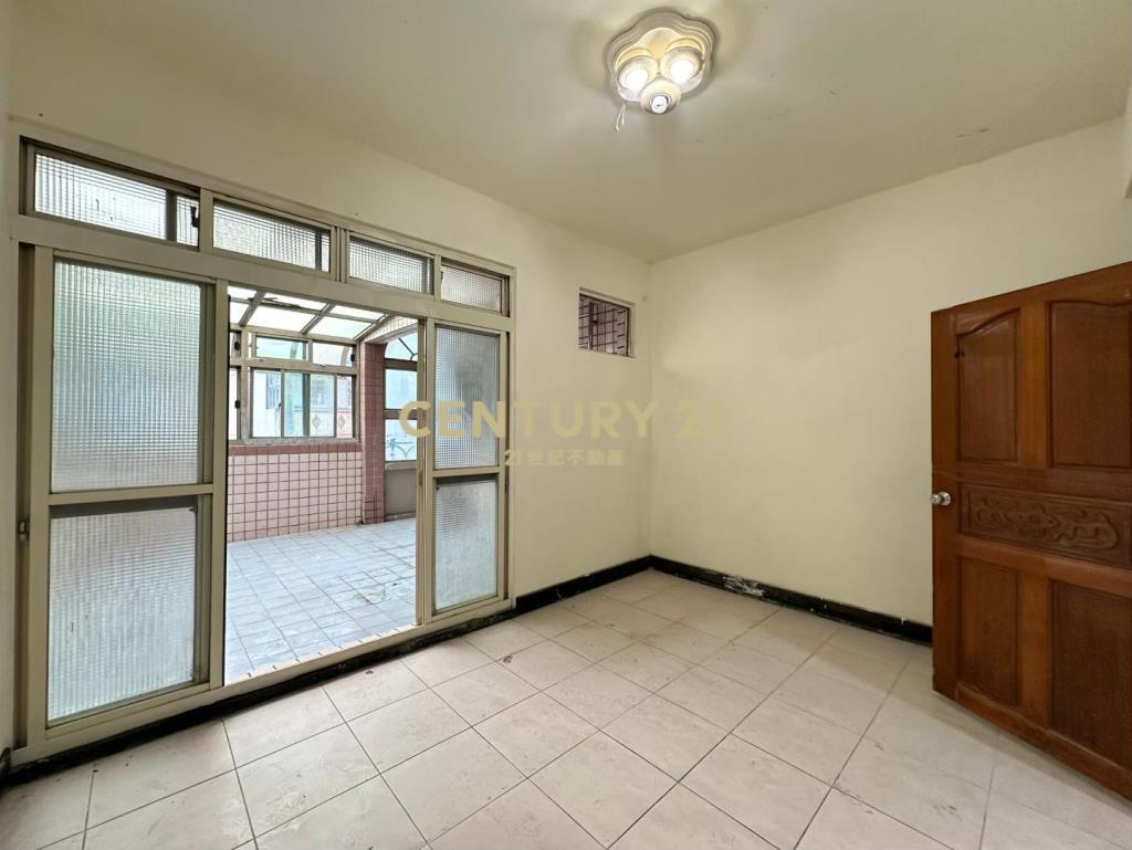 觀音工業區｜低總價前院車庫停車透天