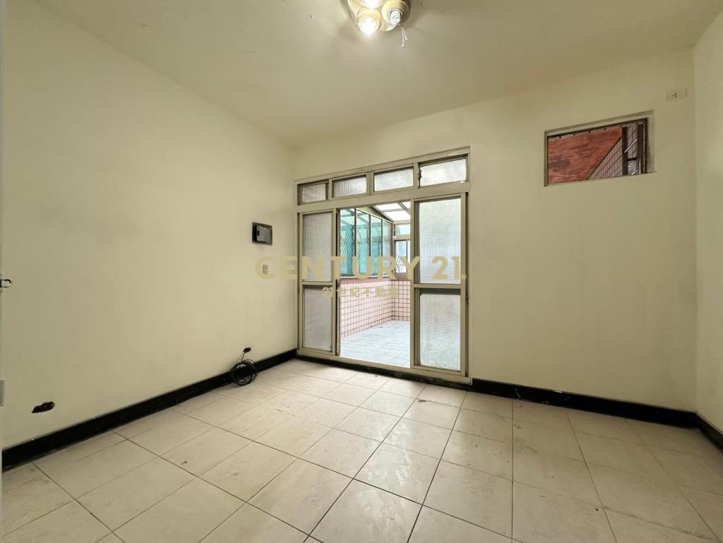 觀音工業區｜低總價前院車庫停車透天