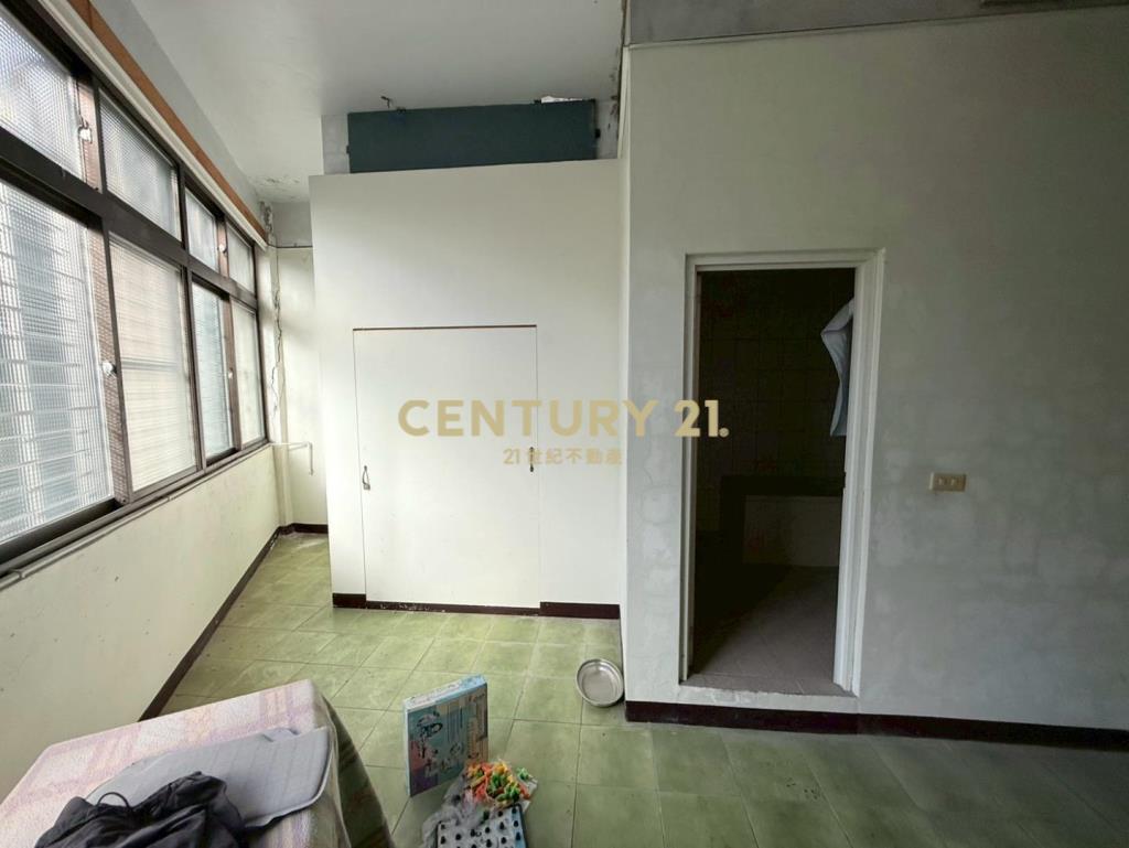 (專任)大溪市心麥當勞旁貨梯店面透天