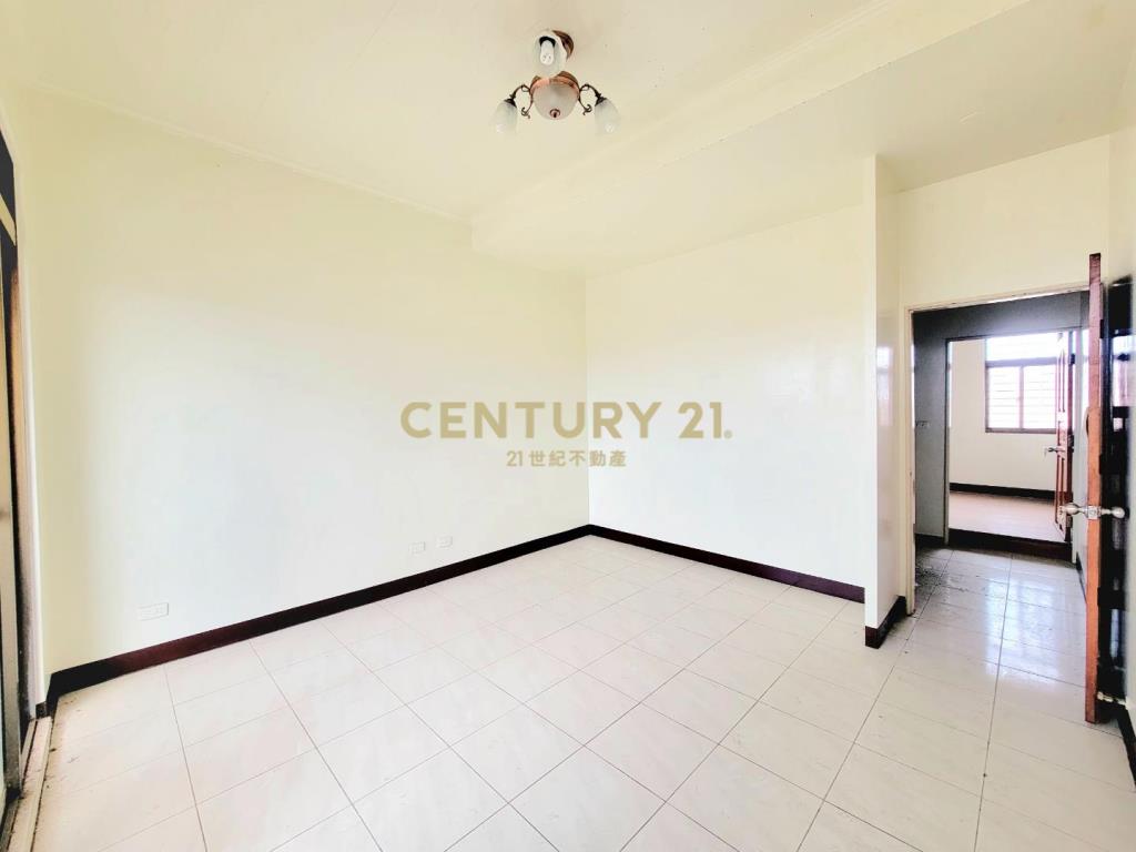 近草漯市區透天社區店面4房