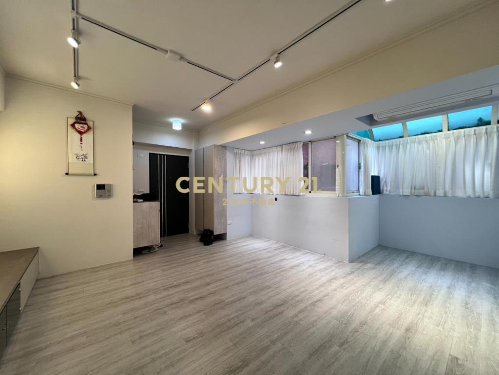 中路鳳璽華廈優質3房車(升降機械車位)