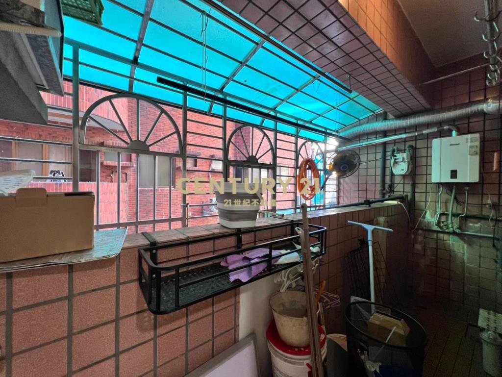 中路鳳璽華廈優質3房車(升降機械車位)