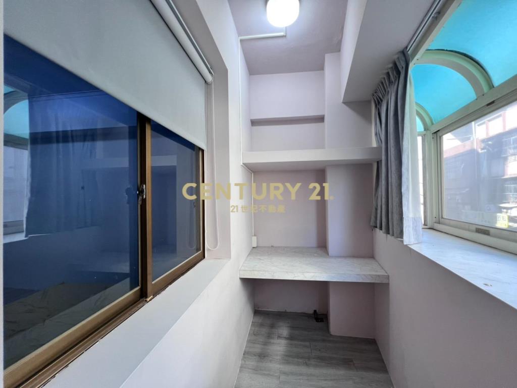 中路鳳璽華廈優質3房車(升降機械車位)