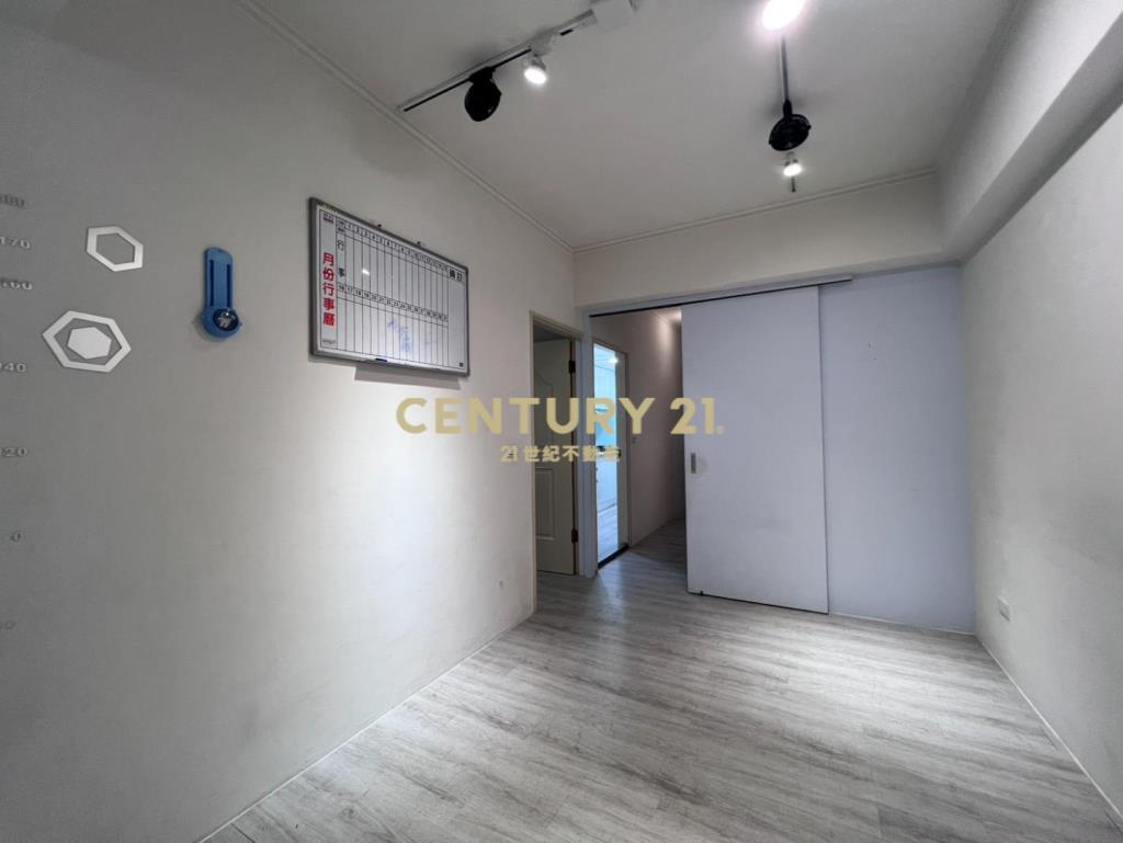 中路鳳璽華廈優質3房車(升降機械車位)