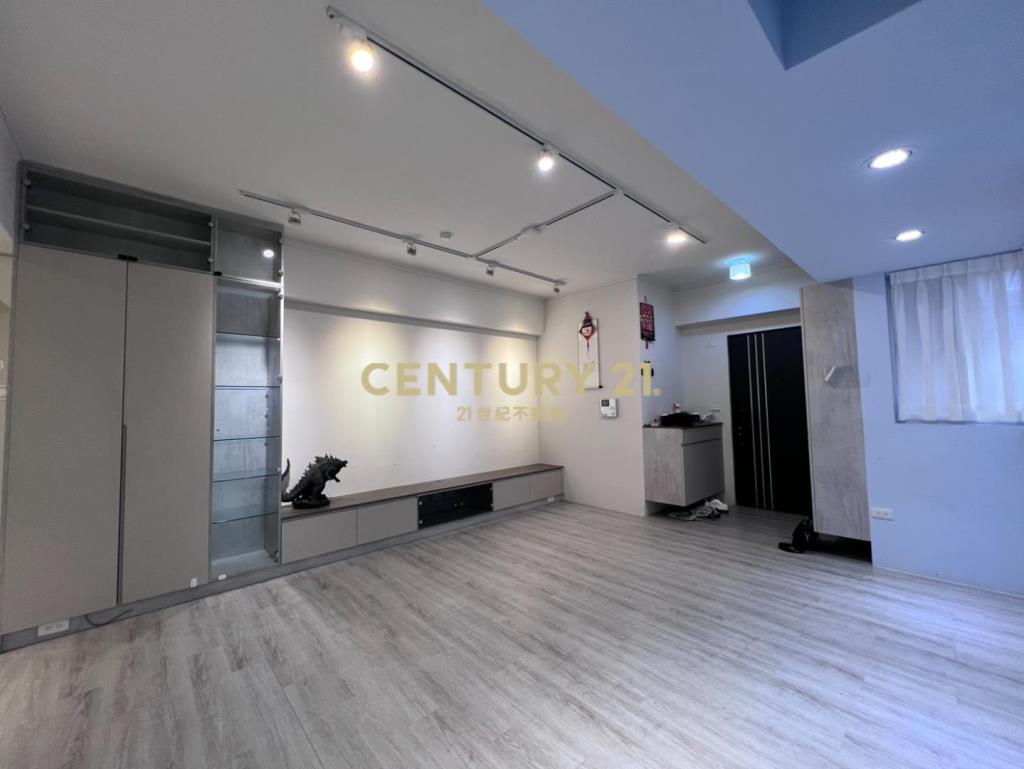 中路鳳璽華廈優質3房車(升降機械車位)