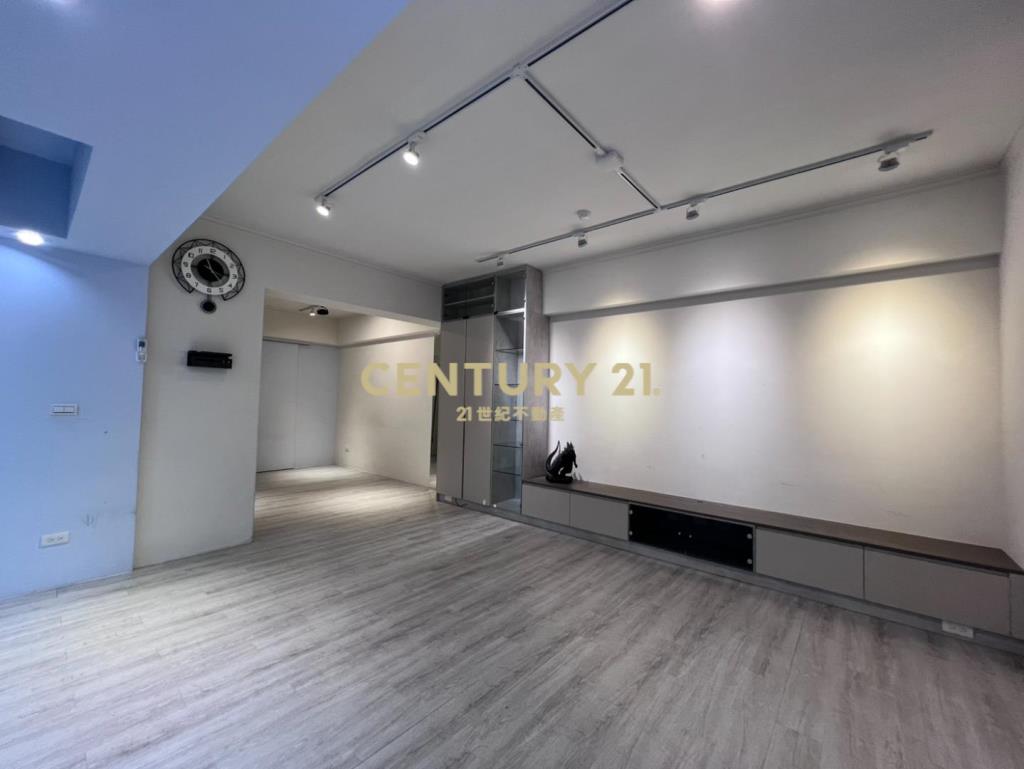 中路鳳璽華廈優質3房車(升降機械車位)