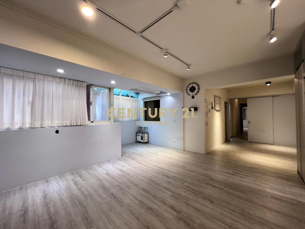 中路鳳璽華廈優質3房車(升降機械車位)