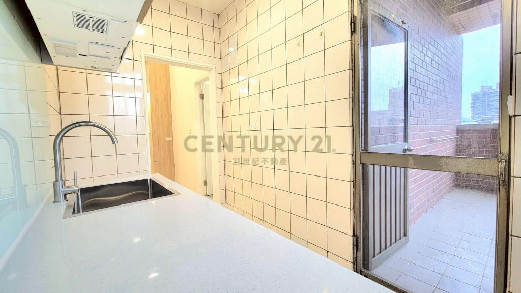 武陵高中乙工宅溫馨大3房+平面車位