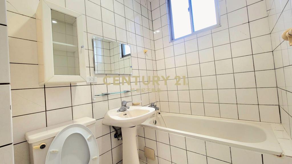 武陵高中乙工宅溫馨大3房+平面車位