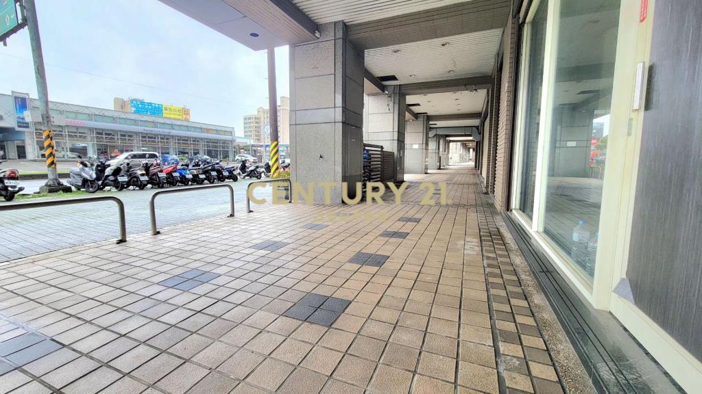 大面寬邊間金店面