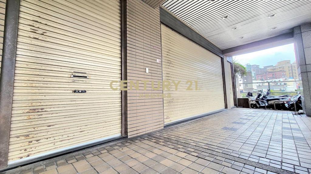 大面寬邊間金店面