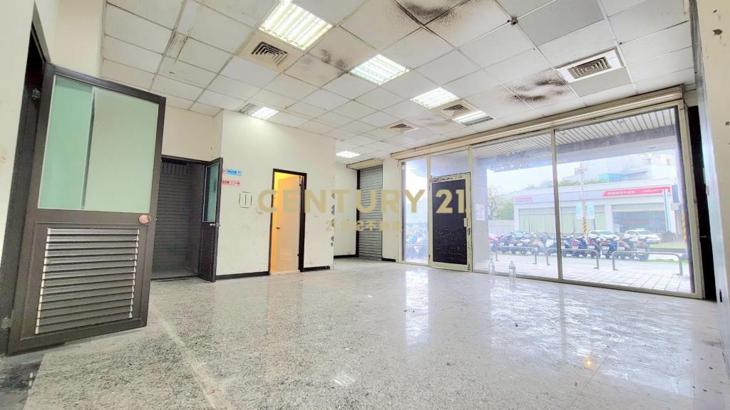 大面寬邊間金店面