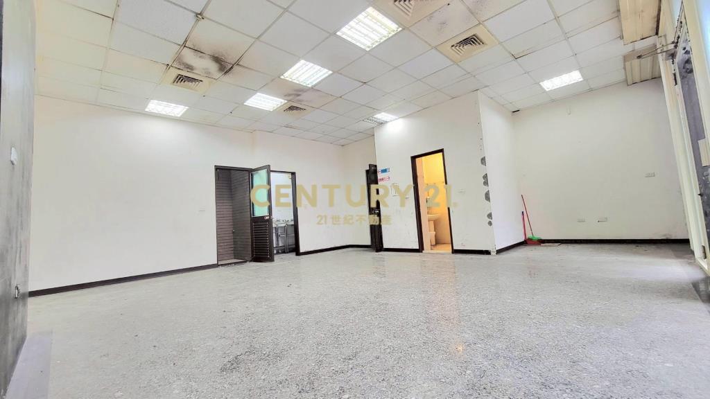 大面寬邊間金店面