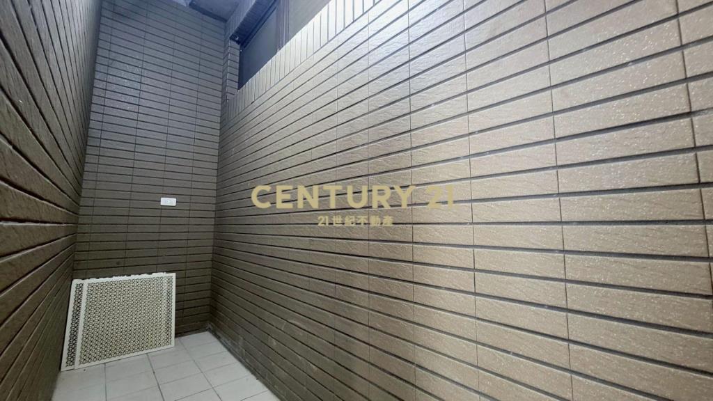 大面寬邊間金店面