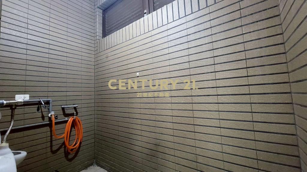 大面寬邊間金店面