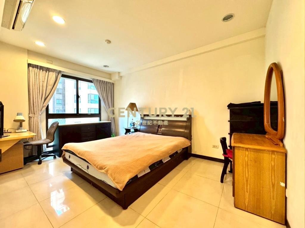 藝文特區大4房雙主臥3衛浴+平面車位