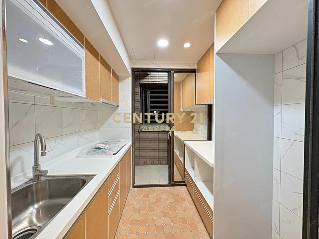 臻愛歐洲全新裝潢採光大2房車