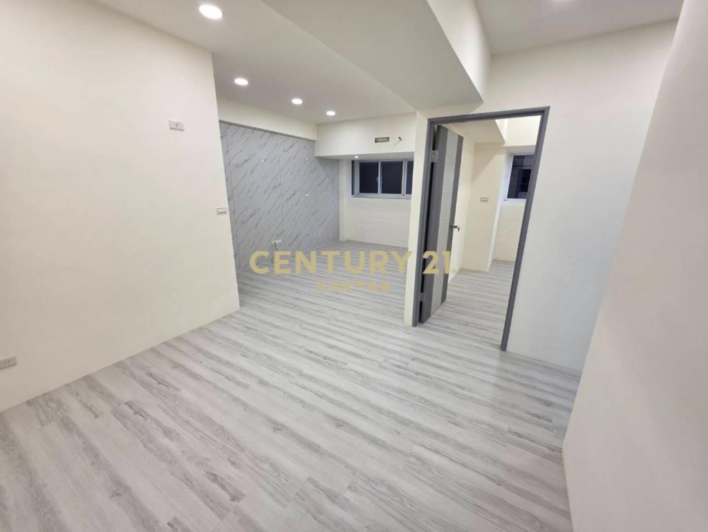 小天母梯田公園邊間全新百萬裝潢3房車