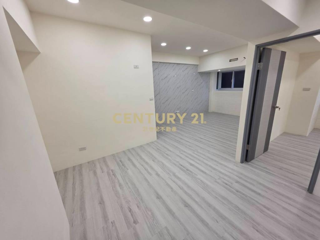 小天母梯田公園邊間全新百萬裝潢3房車